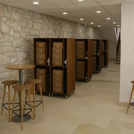 Otel Chateau Lecusse - La Grande Roche - Hotel, Spa, Boutique & Restaurant