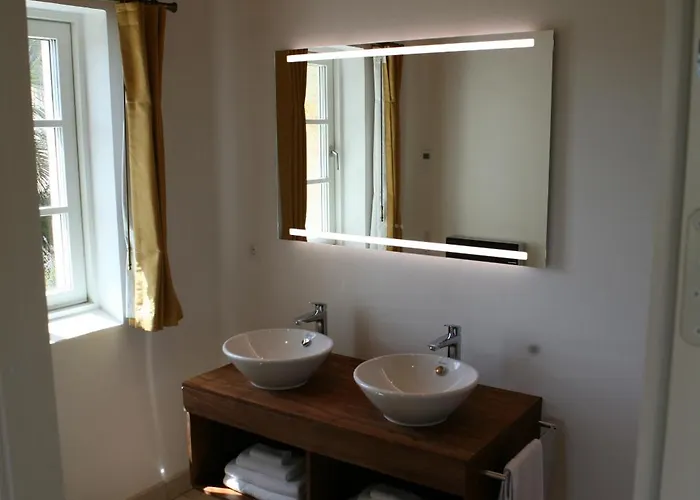 Chateau Lecusse - La Grande Roche - Hotel, Spa, Boutique & Restaurant 5* Broze