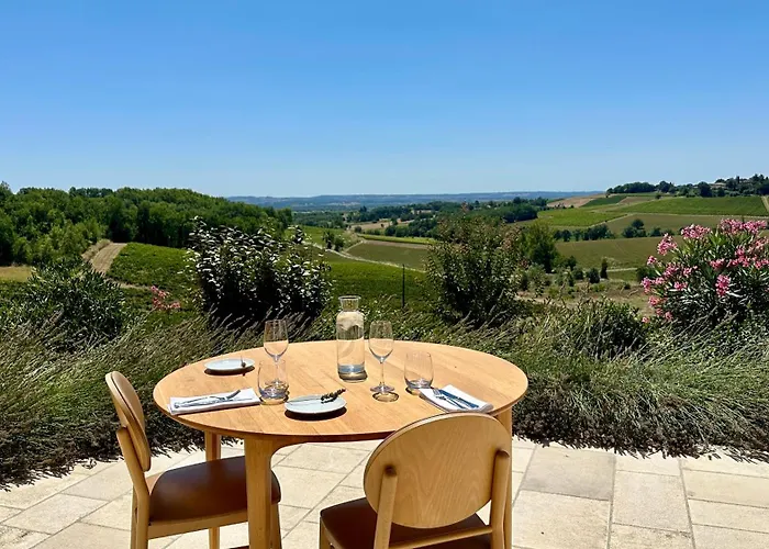 Chateau Lecusse - La Grande Roche - Hotel, Spa, Boutique & Restaurant