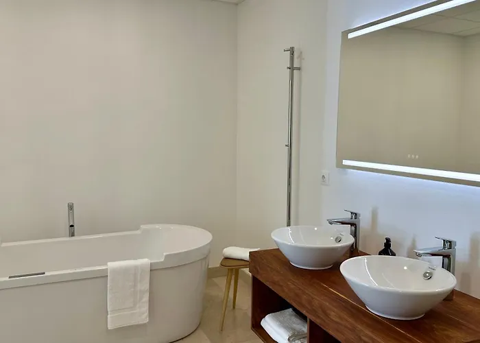 Hotel Chateau Lecusse - La Grande Roche - Hotel, Spa, Boutique & Restaurant