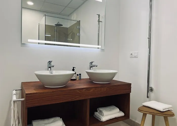 Chateau Lecusse - La Grande Roche - Hotel, Spa, Boutique & Restaurant 5* Broze