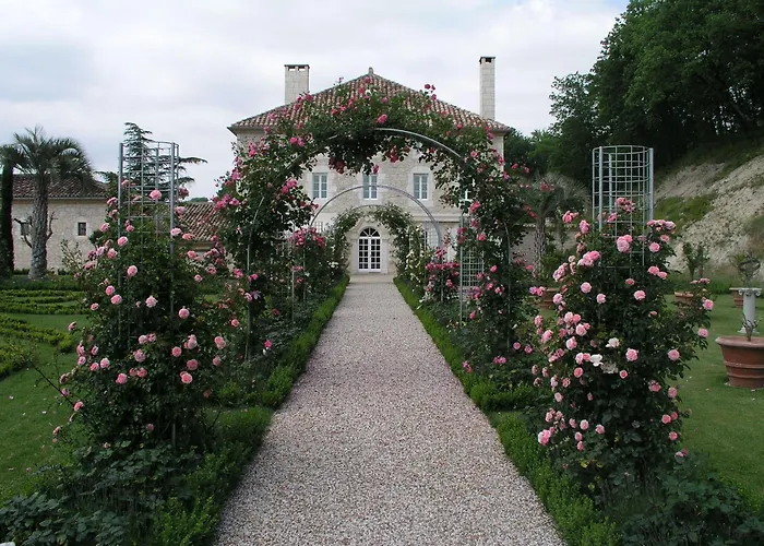 Chateau Lecusse - La Grande Roche - Hotel, Spa, Boutique & Restaurant