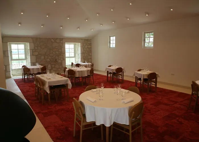 Chateau Lecusse - La Grande Roche - Hotel, Spa, Boutique & Restaurant Hotel