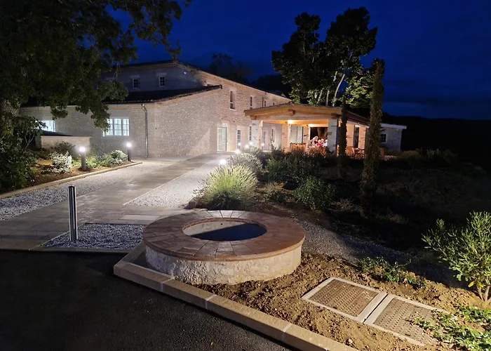 Chateau Lecusse - La Grande Roche - Hotel, Spa, Boutique & Restaurant