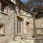 Chateau Lecusse - La Grande Roche - Hotel, Spa, Boutique & Restaurant מלון
