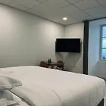 Chateau Lecusse - La Grande Roche - Hotel, Spa, Boutique & Restaurant מלון Broze