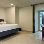 Chateau Lecusse - La Grande Roche - Hotel, Spa, Boutique & Restaurant מלון