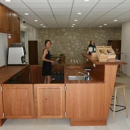 Отель Chateau Lecusse - La Grande Roche - Hotel, Spa, Boutique & Restaurant Broze