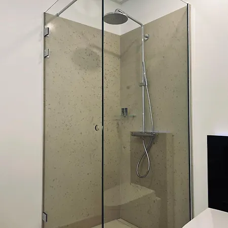 Chateau Lecusse - La Grande Roche - Hotel, Spa, Boutique & Restaurant Отель Broze