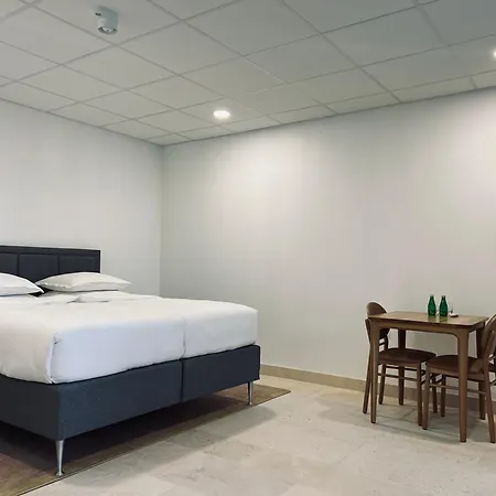 Chateau Lecusse - La Grande Roche - Hotel, Spa, Boutique & Restaurant Broze