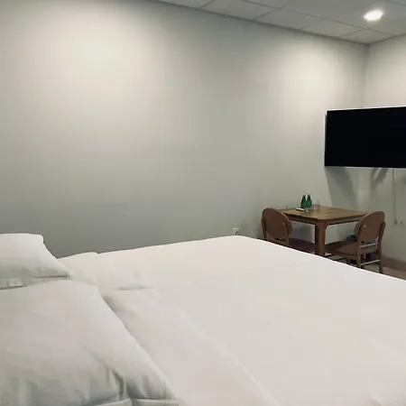 Chateau Lecusse - La Grande Roche - Hotel, Spa, Boutique & Restaurant 5*