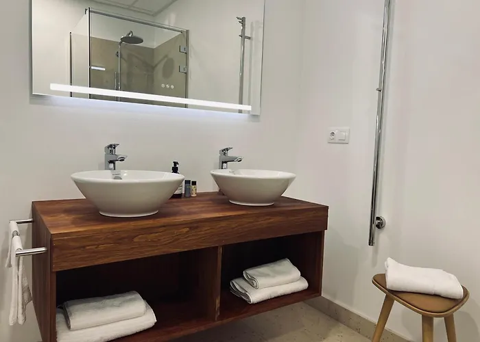 Hotel Chateau Lecusse - La Grande Roche - Hotel, Spa, Boutique & Restaurant