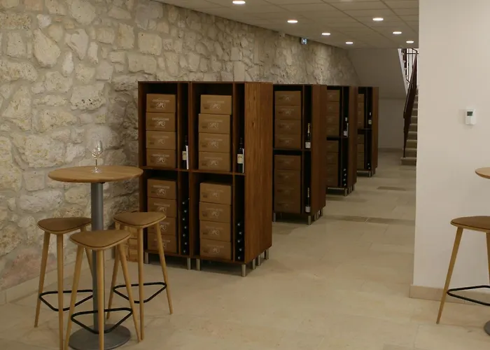 Otel Chateau Lecusse - La Grande Roche - Hotel, Spa, Boutique & Restaurant